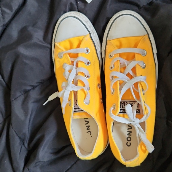 Yellow Converse - Picture 1 of 2
